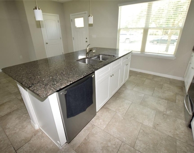 16097 Pebble Bluff Loop - Photo Thumbnail 10