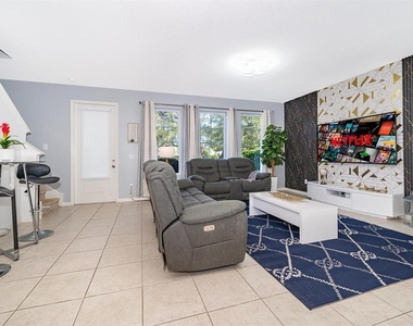 664 Benoi Drive - Photo Thumbnail 8