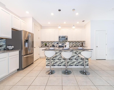 664 Benoi Drive - Photo Thumbnail 4