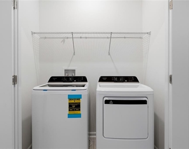 3143 Kurtz Terrace - Photo Thumbnail 10