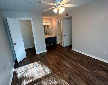 4658 Commander Drive - Photo Thumbnail 5