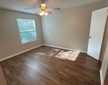 4658 Commander Drive - Photo Thumbnail 9