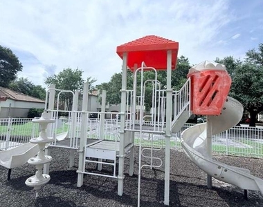 832 Camargo Way - Photo Thumbnail 37