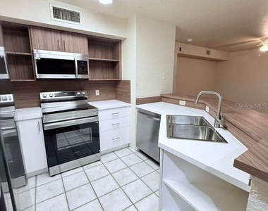 832 Camargo Way - Photo Thumbnail 6