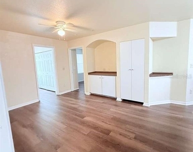 832 Camargo Way - Photo Thumbnail 13