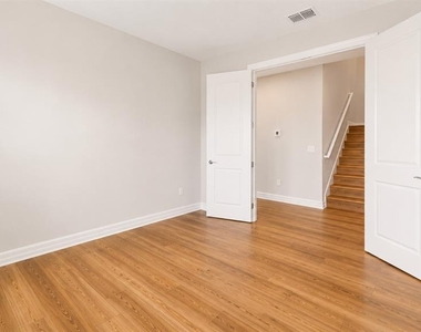 16628 Silver Brook Way - Photo Thumbnail 21