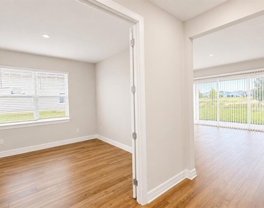 16628 Silver Brook Way - Photo Thumbnail 20