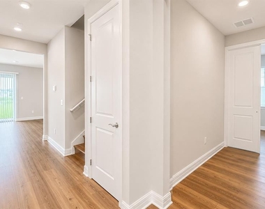 16628 Silver Brook Way - Photo Thumbnail 16