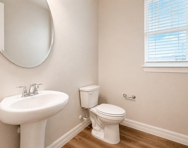 16628 Silver Brook Way - Photo Thumbnail 19