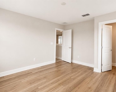 16628 Silver Brook Way - Photo Thumbnail 34