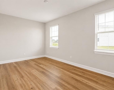 16628 Silver Brook Way - Photo Thumbnail 18