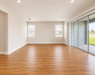 16628 Silver Brook Way - Photo Thumbnail 2
