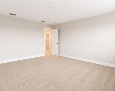 16628 Silver Brook Way - Photo Thumbnail 36