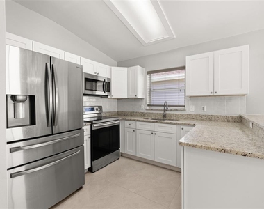 11218 Worley Avenue - Photo Thumbnail 9