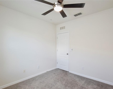 3520 Seneca Club Loop - Photo Thumbnail 14