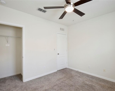 3520 Seneca Club Loop - Photo Thumbnail 17