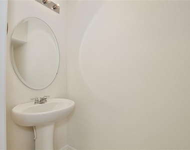 3520 Seneca Club Loop - Photo Thumbnail 8