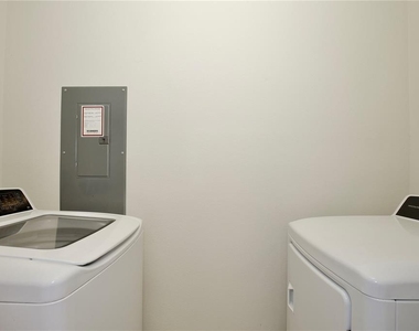 3520 Seneca Club Loop - Photo Thumbnail 18