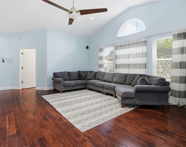 12118 Dickenson Lane - Photo Thumbnail 3