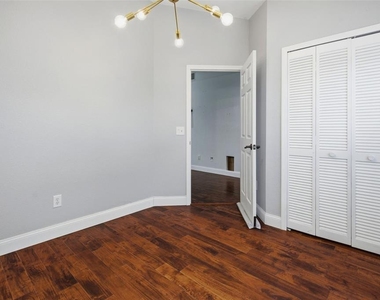 12118 Dickenson Lane - Photo Thumbnail 11