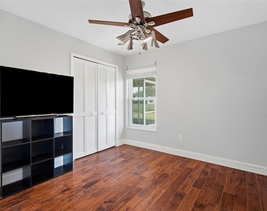 12118 Dickenson Lane - Photo Thumbnail 14