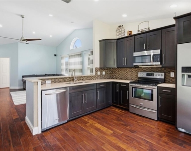 12118 Dickenson Lane - Photo Thumbnail 8