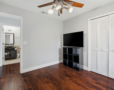 12118 Dickenson Lane - Photo Thumbnail 15