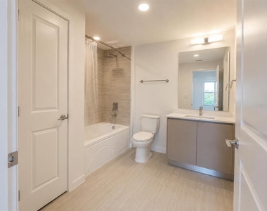 5587 Millenia Park Boulevard - Photo Thumbnail 13