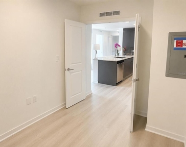 5587 Millenia Park Boulevard - Photo Thumbnail 11