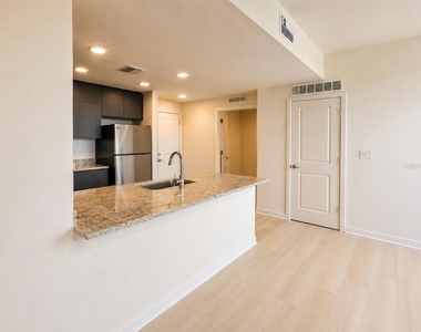 5587 Millenia Park Boulevard - Photo Thumbnail 14