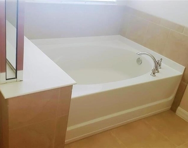 8026 Corkfield Ave - Photo Thumbnail 11