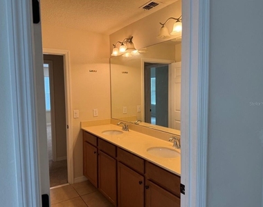 8026 Corkfield Ave - Photo Thumbnail 10