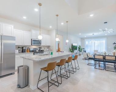 7215 Oakmoss Loop - Photo Thumbnail 8