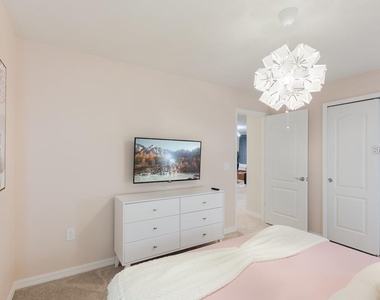 7215 Oakmoss Loop - Photo Thumbnail 38