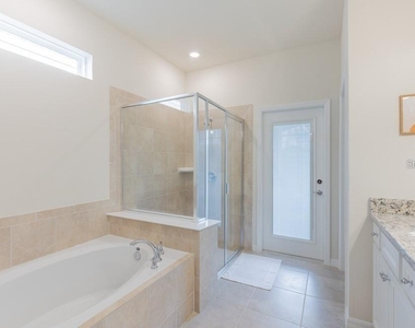 7215 Oakmoss Loop - Photo Thumbnail 58