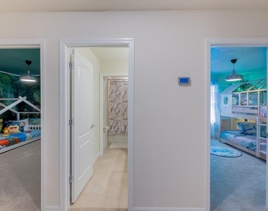 7215 Oakmoss Loop - Photo Thumbnail 55