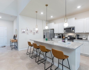 7215 Oakmoss Loop - Photo Thumbnail 10