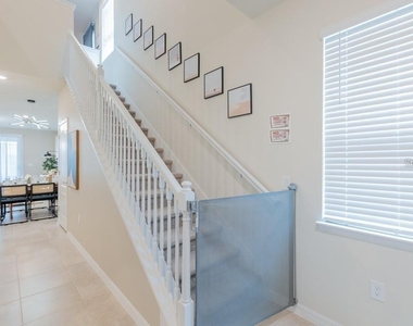 7215 Oakmoss Loop - Photo Thumbnail 3