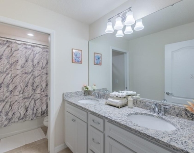 7215 Oakmoss Loop - Photo Thumbnail 36