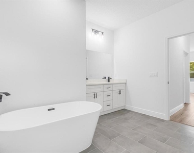 4411 Sw 172nd St Road - Photo Thumbnail 15