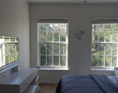 1004 Waterside Drive - Photo Thumbnail 40