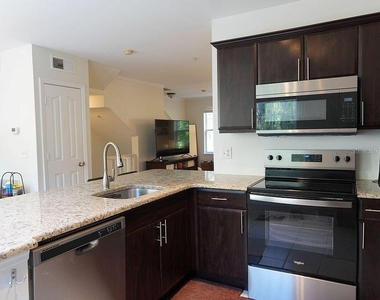 1004 Waterside Drive - Photo Thumbnail 19