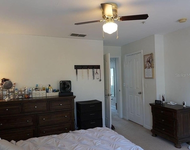1004 Waterside Drive - Photo Thumbnail 13
