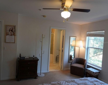 1004 Waterside Drive - Photo Thumbnail 8