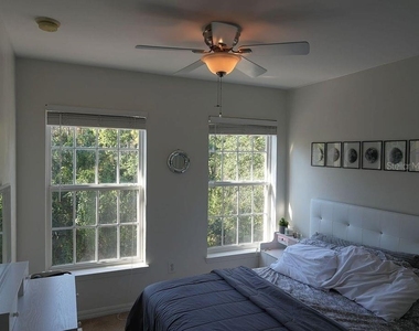 1004 Waterside Drive - Photo Thumbnail 32