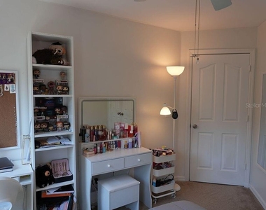 1004 Waterside Drive - Photo Thumbnail 34