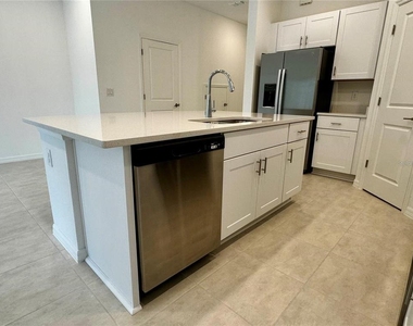3037 Canary Avenue - Photo Thumbnail 3