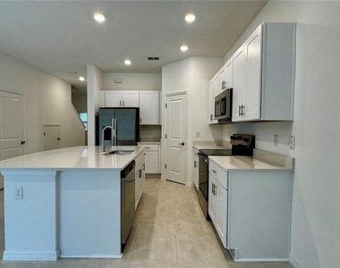 3037 Canary Avenue - Photo Thumbnail 2
