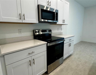 3037 Canary Avenue - Photo Thumbnail 4