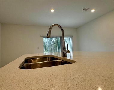 3037 Canary Avenue - Photo Thumbnail 7